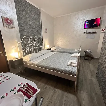 Affittacamere Roomy - Il Faraone 3*
