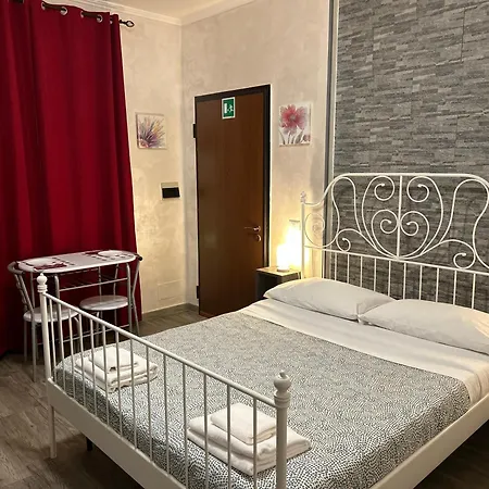 Affittacamere Roomy - Il Faraone 3*