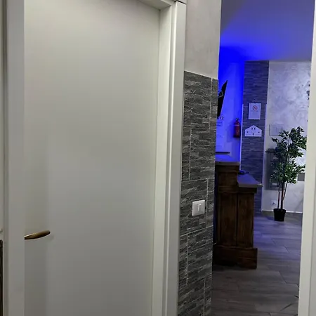 Affittacamere Roomy - Il Faraone 3*