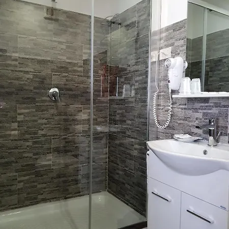 Roomy - Il Faraone 3* Fiumicino