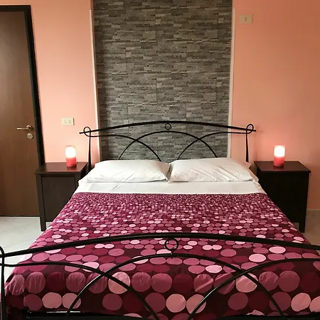 Roomy - Il Faraone Affittacamere 3*